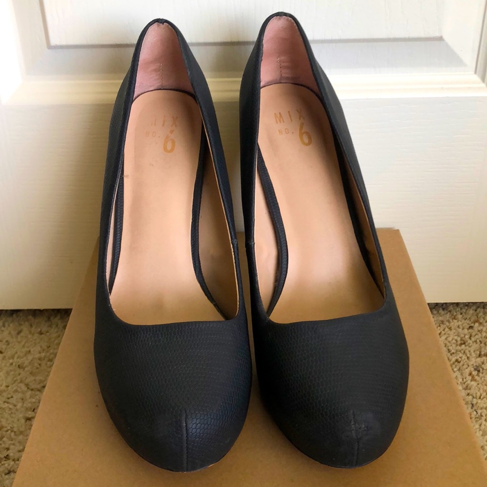 Mix No.6 Black faux snakeskin size 11 heals